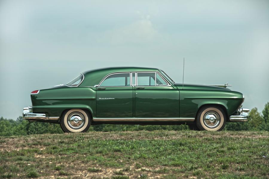  Frazer Manhattan Hardtop Sedan (F5161) 1951 года  (фото 17 из 25)